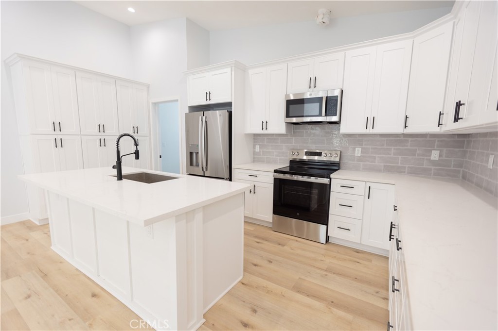 7242 Valley View Property Photo 5