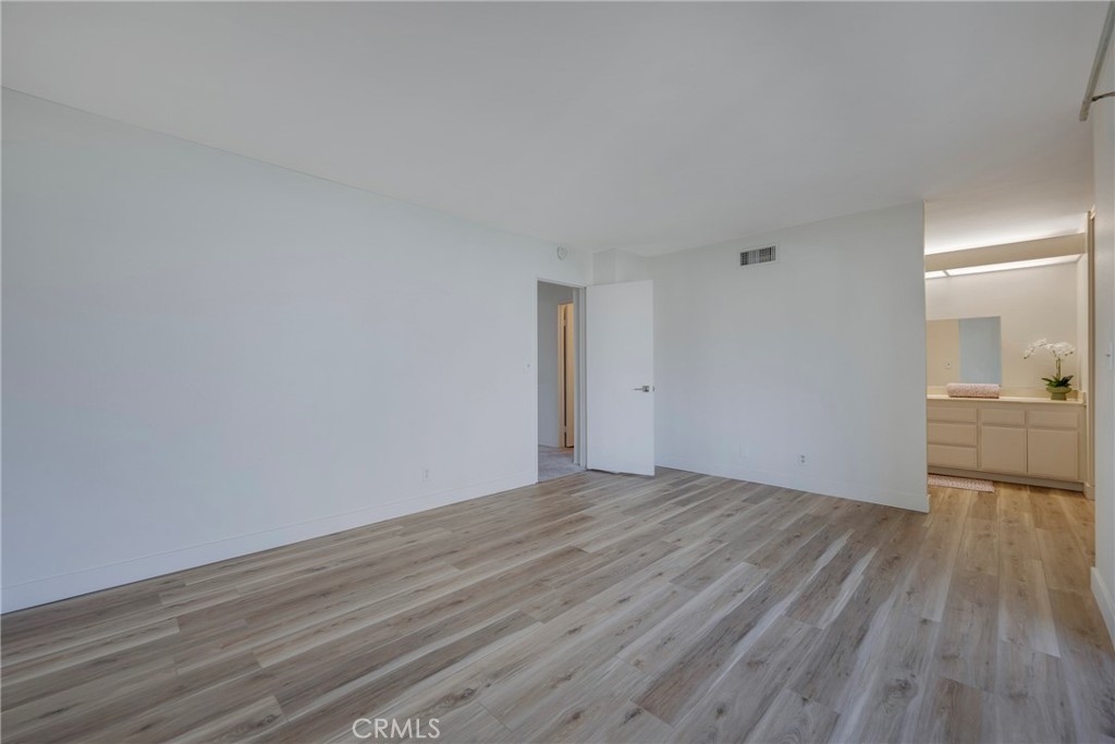 1365 S Walnut 5220 Property Photo 44