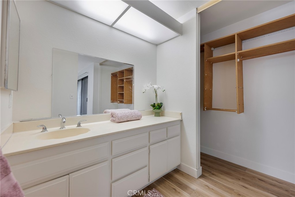 1365 S Walnut 5220 Property Photo 47