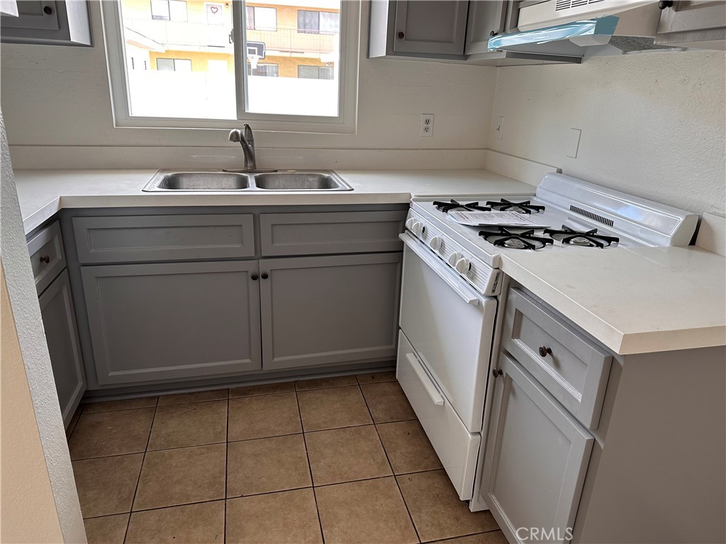 4022 Franklin Avenue 1 Property Photo 2