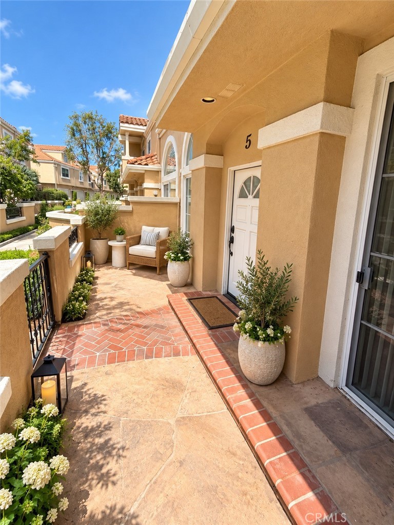 5 Opera Property Photo 3