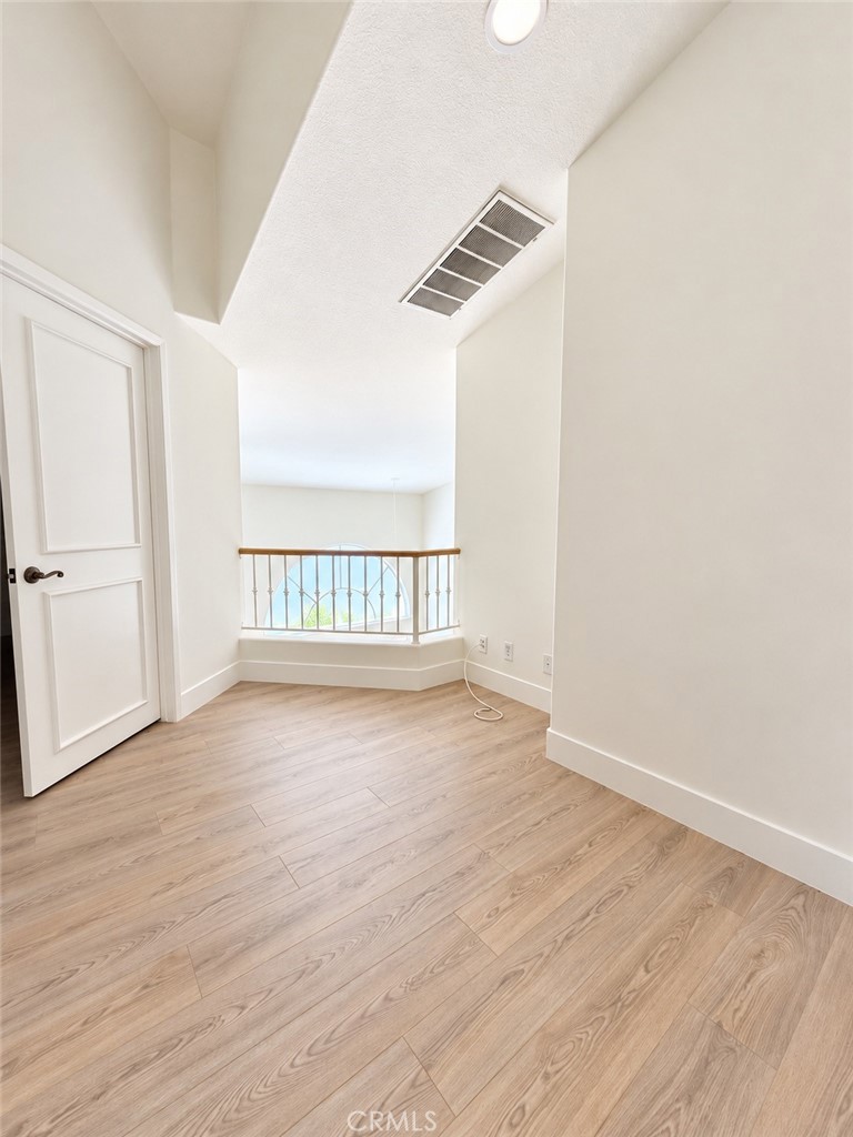 5 Opera Property Photo 18