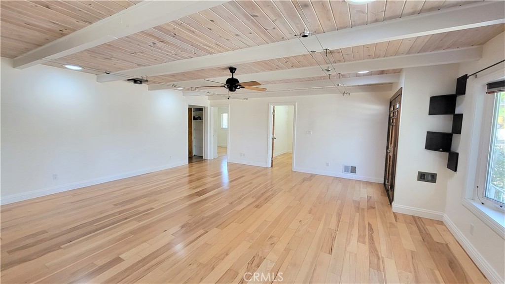 1150 E 36th Street Property Photo 3