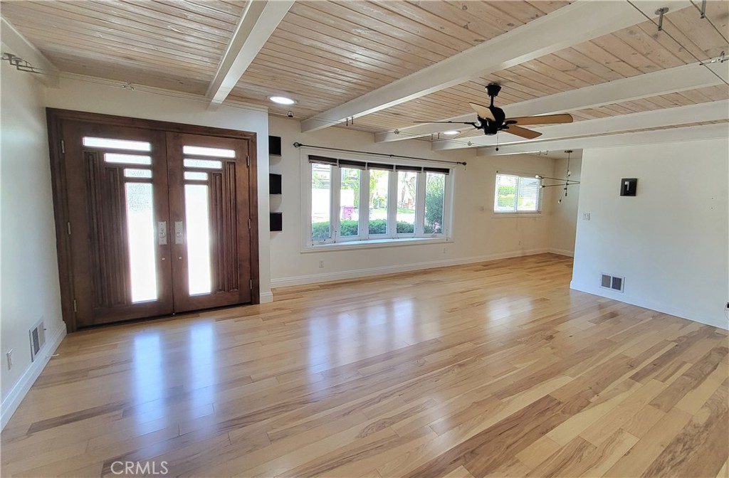 1150 E 36th Street Property Photo 4
