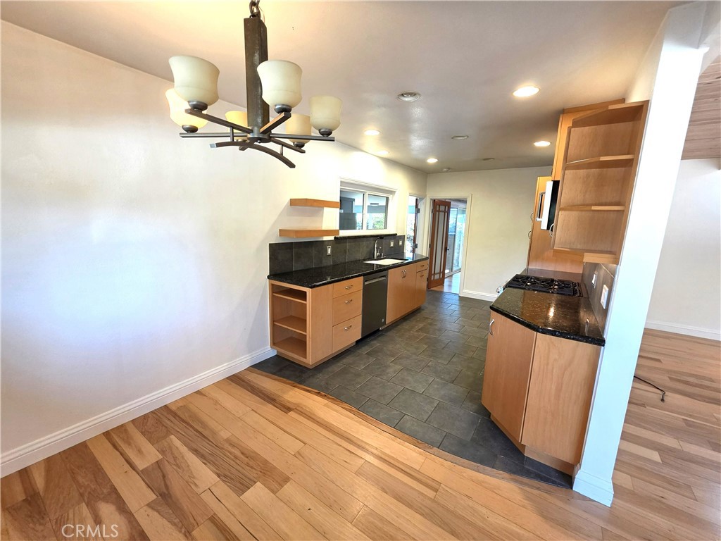 1150 E 36th Street Property Photo 9