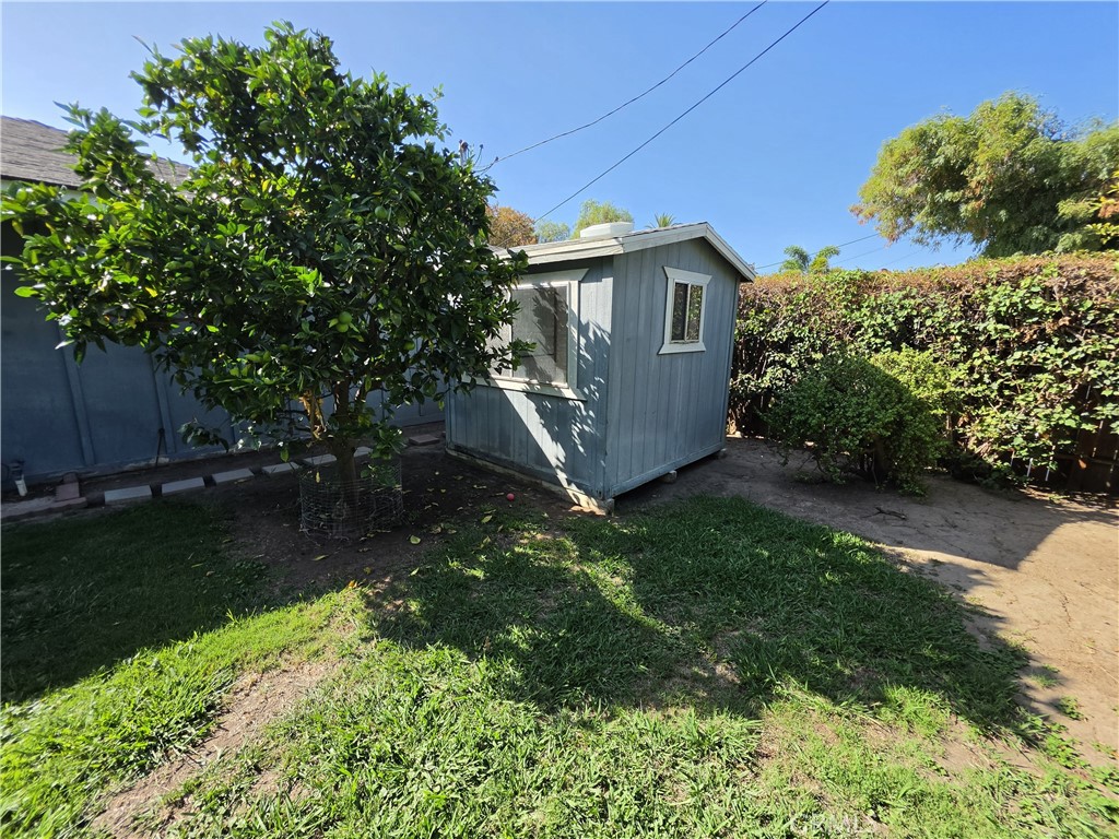 1150 E 36th Street Property Photo 13