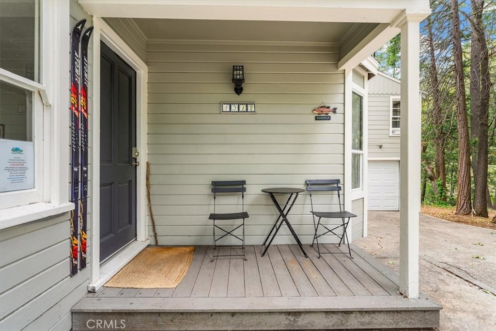 4312 Hemlock Property Photo 8