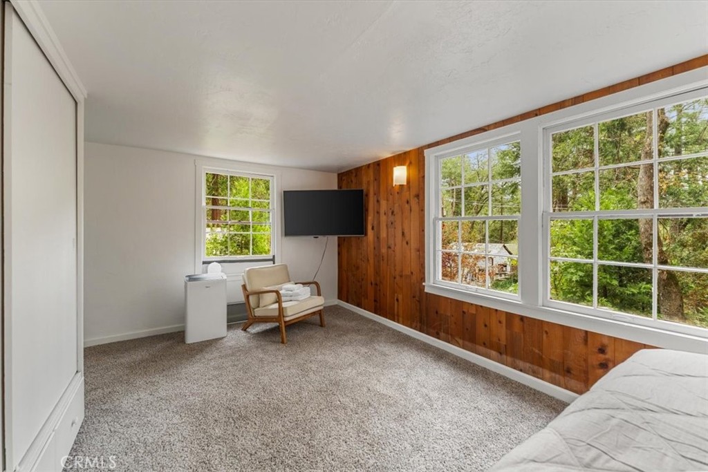 4312 Hemlock Property Photo 34