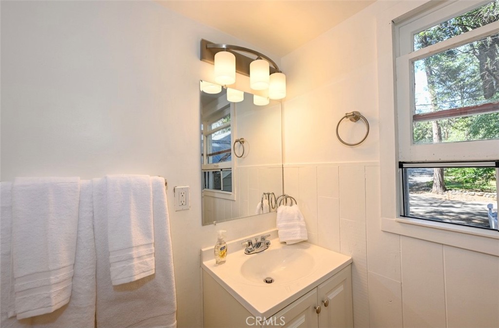 4312 Hemlock Property Photo 40