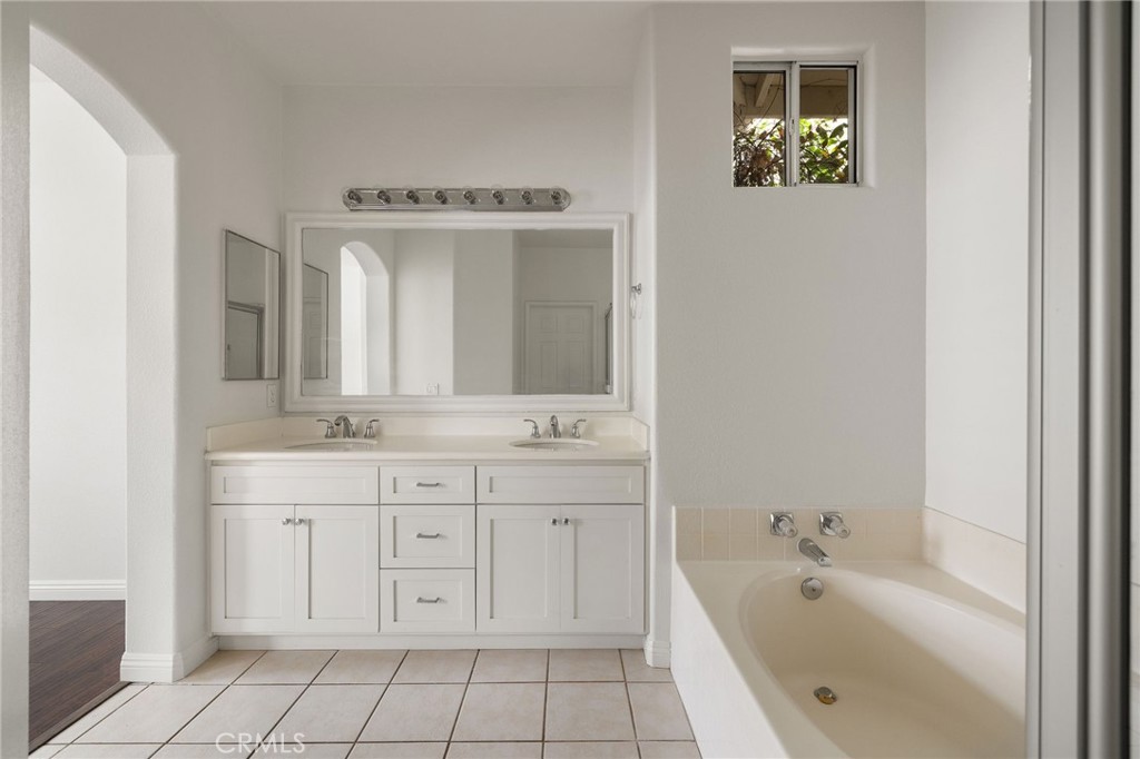60 Seacountry Lane Property Photo 15