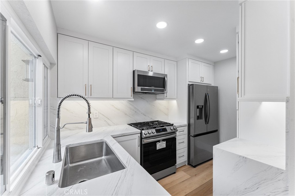 44 Elksford Avenue 3 Property Photo 10