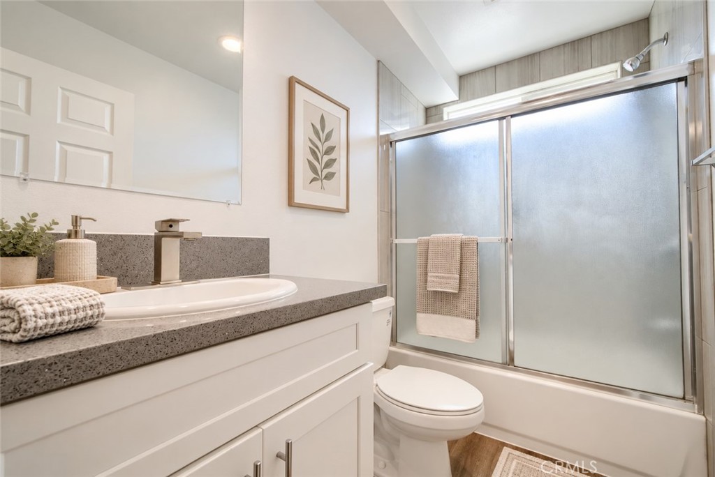 1421 S New Hampshire Avenue 1/2 Property Photo 13