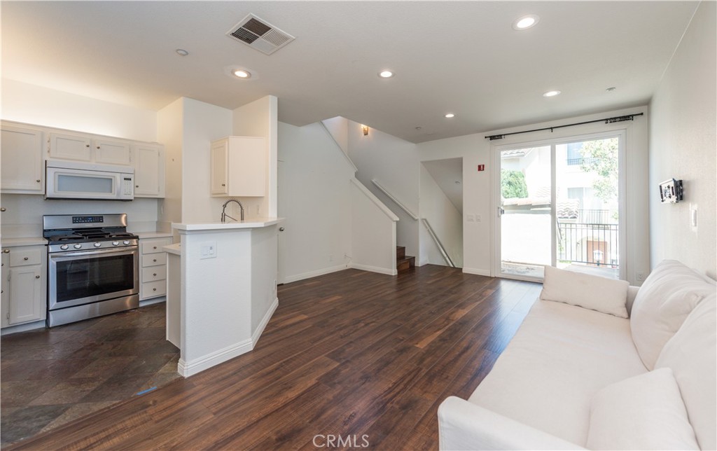 1905 Crescent Oak Property Photo 5