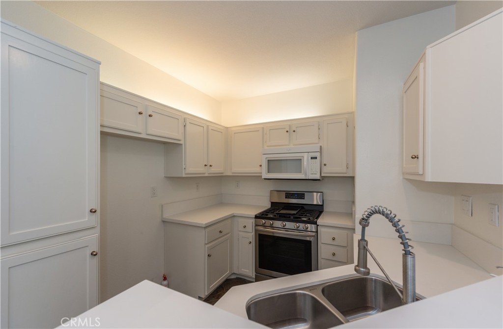 1905 Crescent Oak Property Photo 6