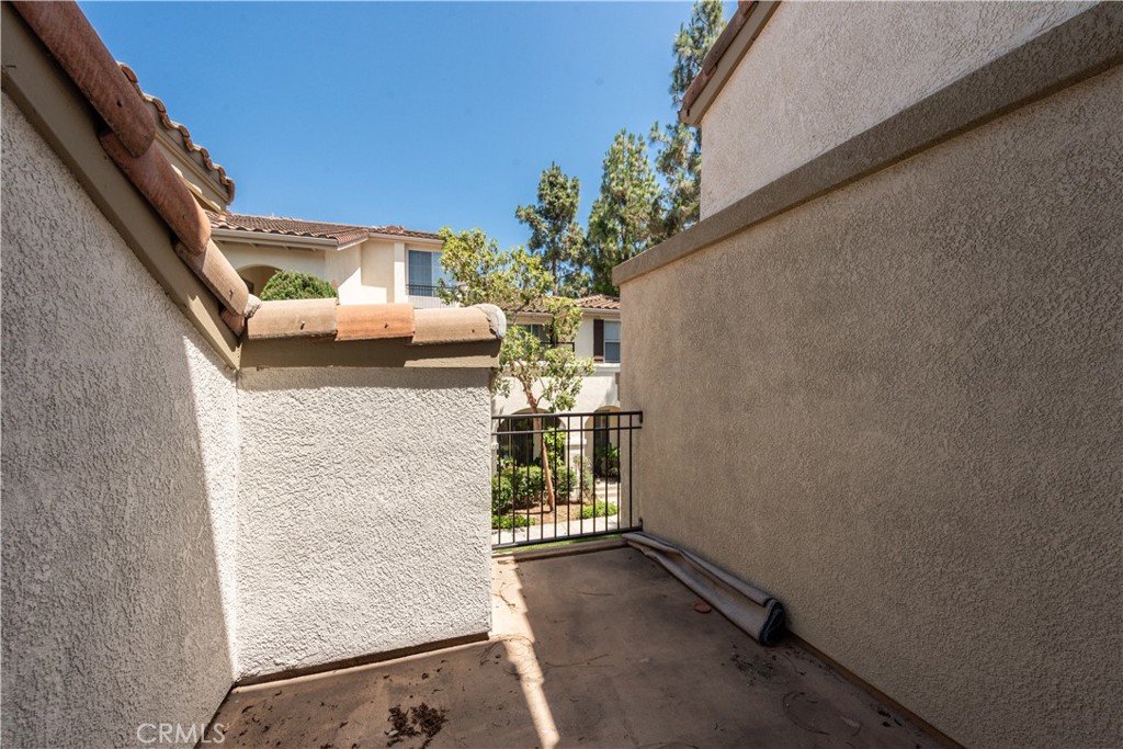 1905 Crescent Oak Property Photo 9