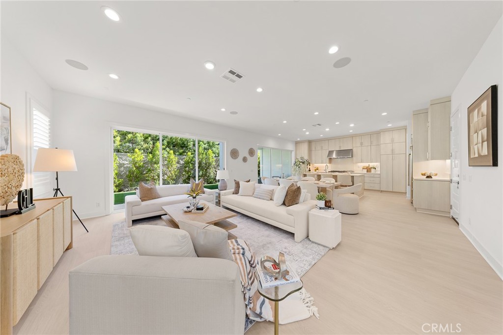 200 Orange Grove Property Photo 5
