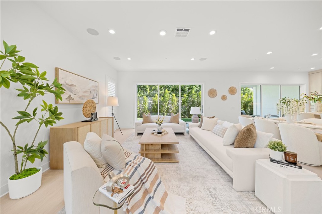 200 Orange Grove Property Photo 6