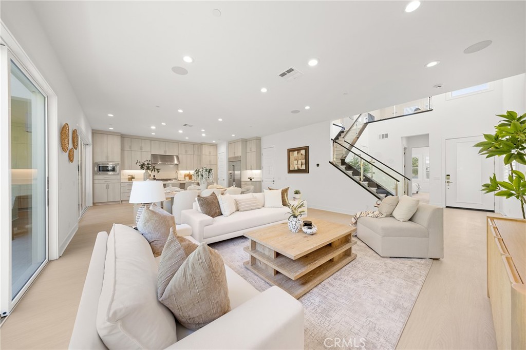 200 Orange Grove Property Photo 8