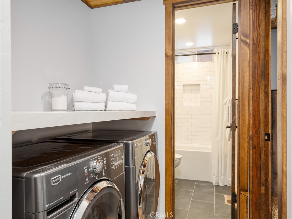 42535 Avalon Property Photo 11