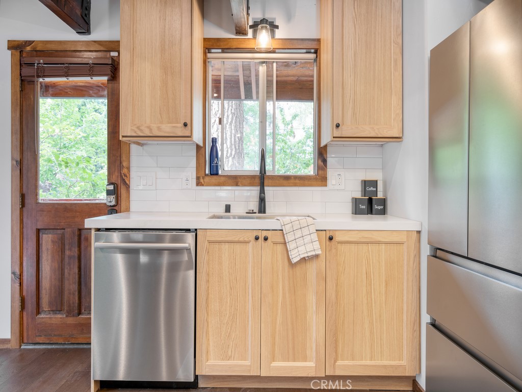 42535 Avalon Property Photo 15