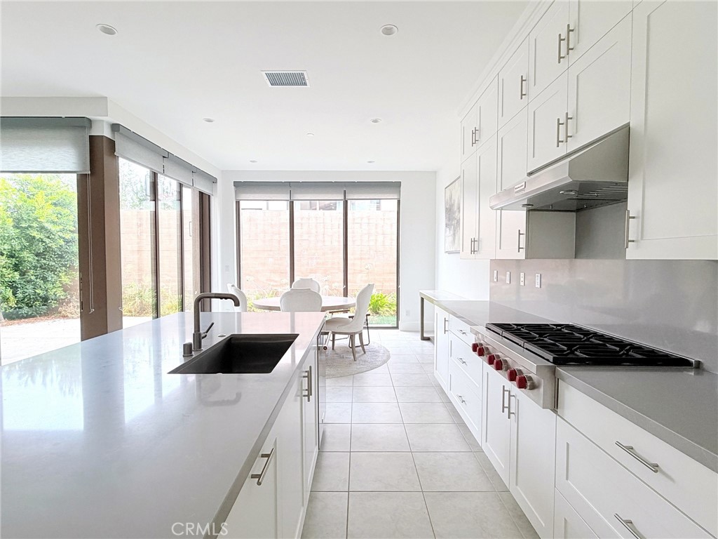 215 Piazza Property Photo 9