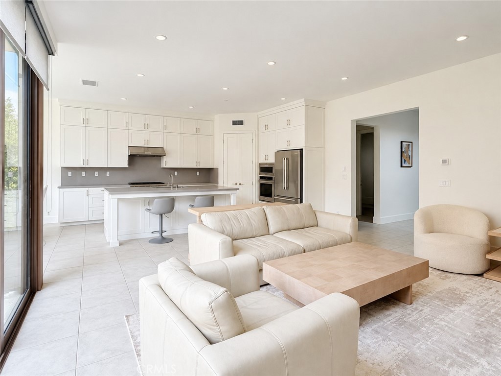 215 Piazza Property Photo 12