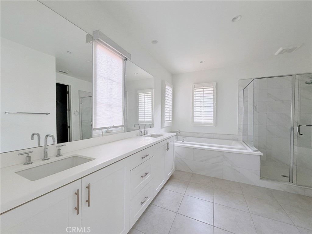 215 Piazza Property Photo 22