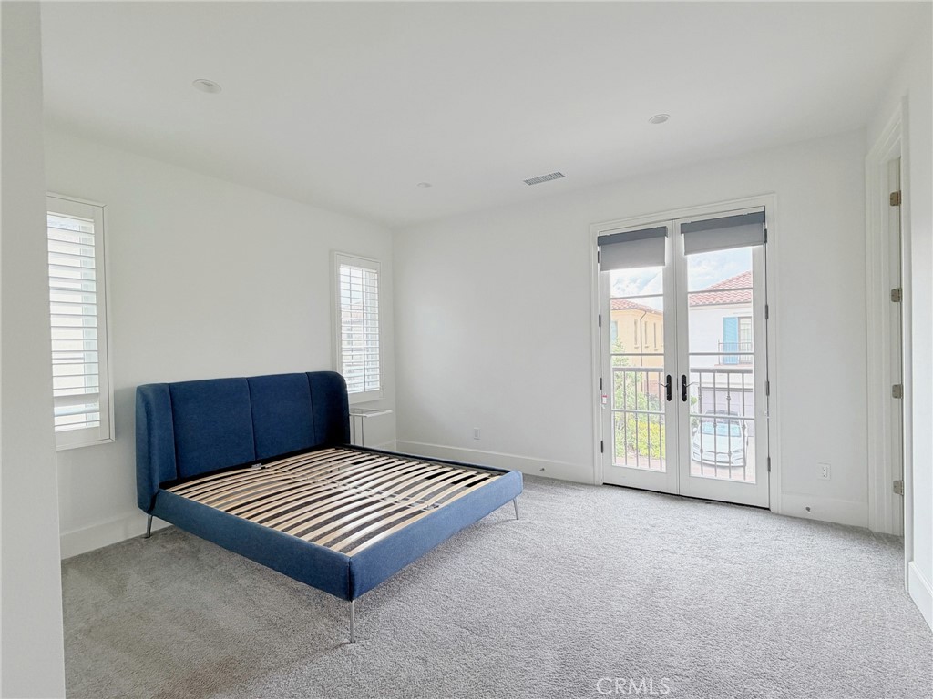 215 Piazza Property Photo 28