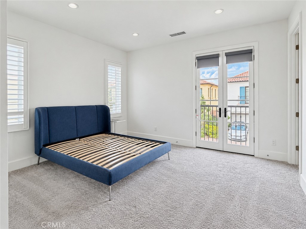 215 Piazza Property Photo 29