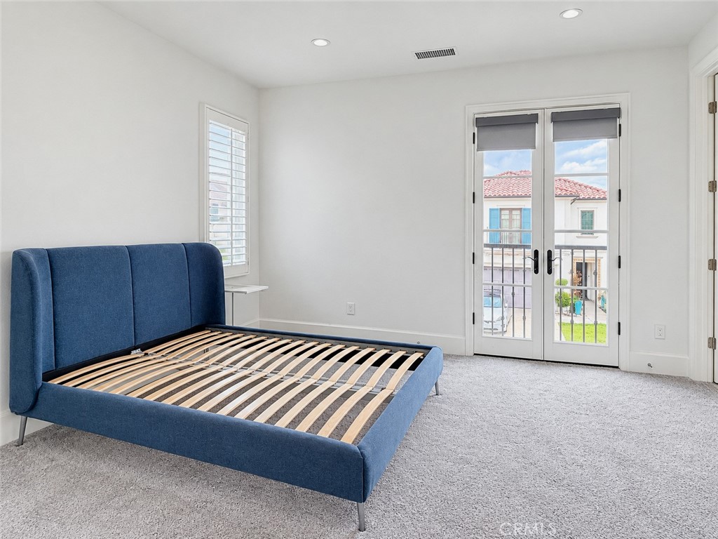 215 Piazza Property Photo 30