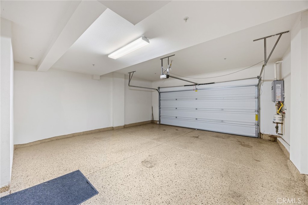 640 S Gladys Ave C Property Photo 20