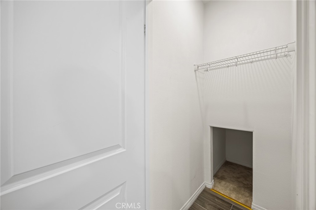 640 S Gladys Ave C Property Photo 22