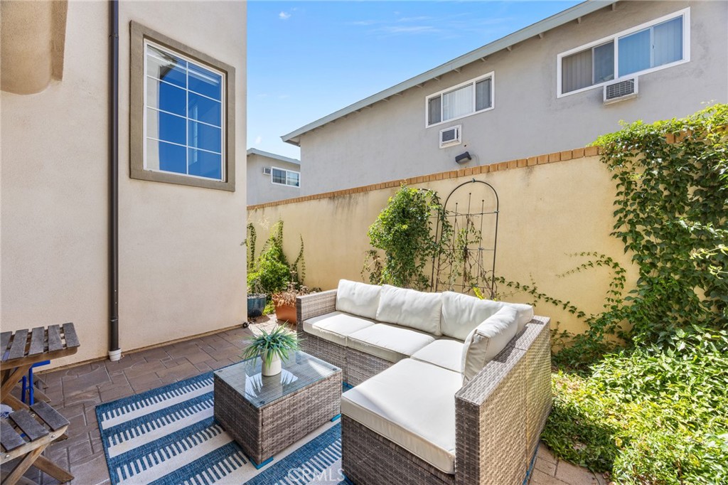 640 S Gladys Ave C Property Photo 23
