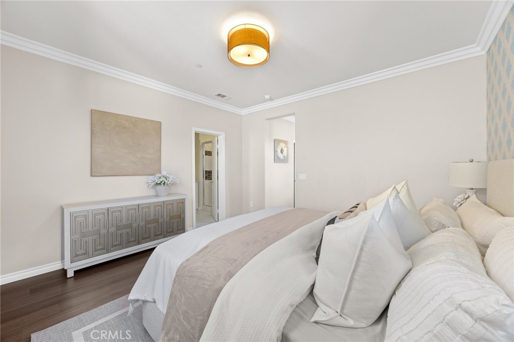 640 S Gladys Ave C Property Photo 35