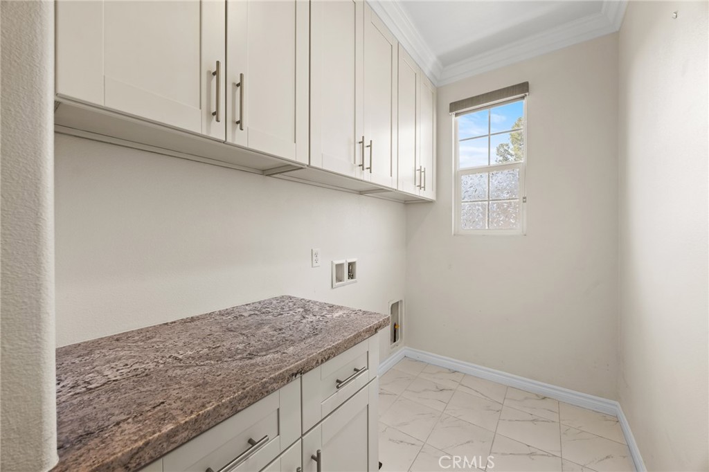 640 S Gladys Ave C Property Photo 40