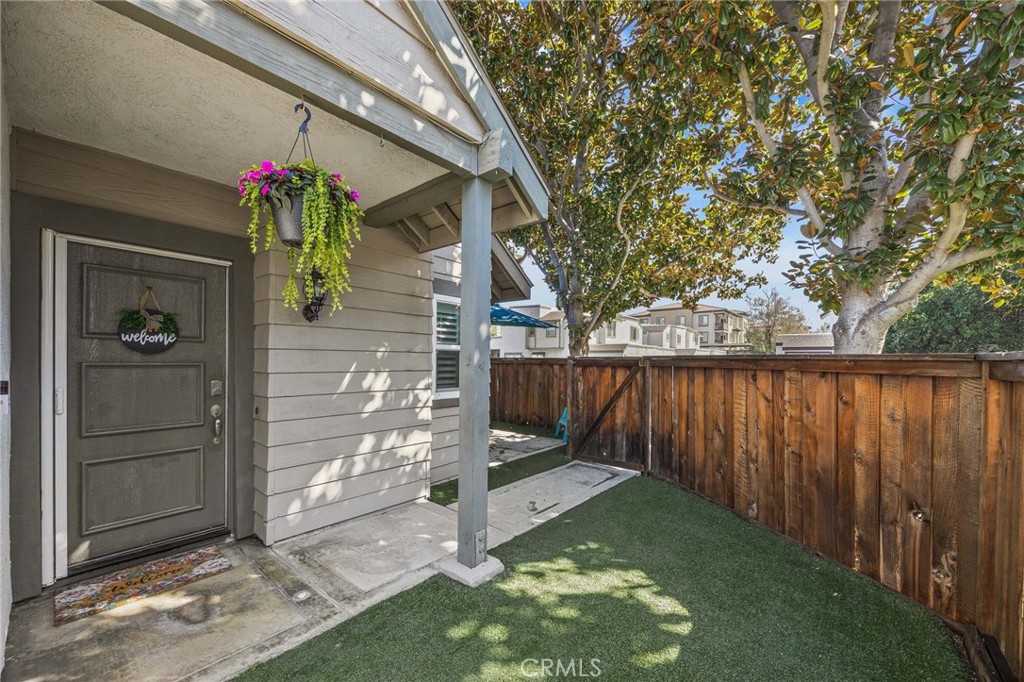 2226 S Greenwood B Property Photo 5
