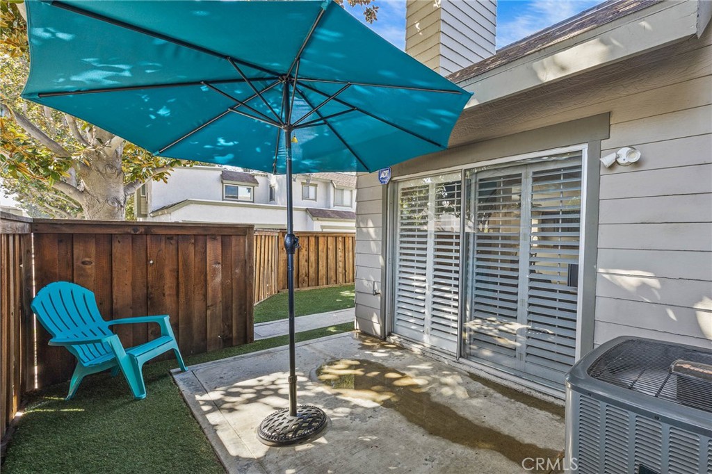 2226 S Greenwood B Property Photo 7