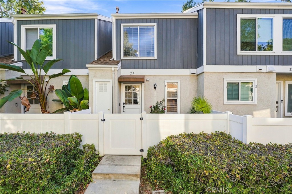 25 Bentwood Lane Property Photo 1
