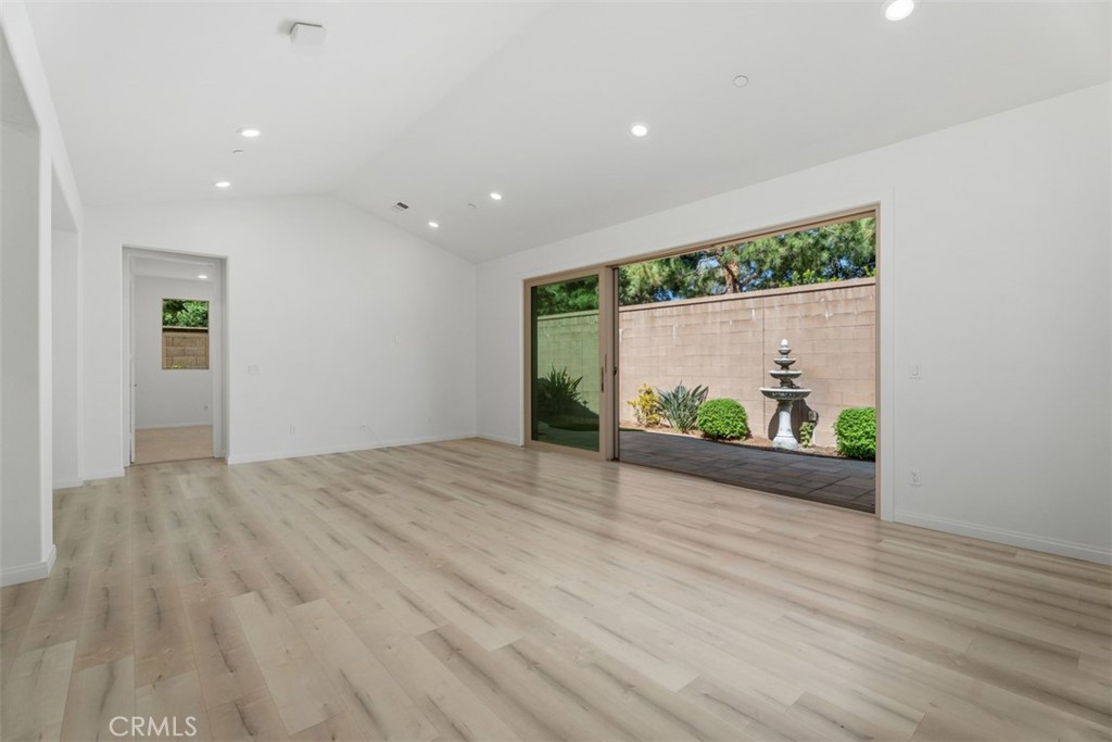 168 Burgess Property Photo 7