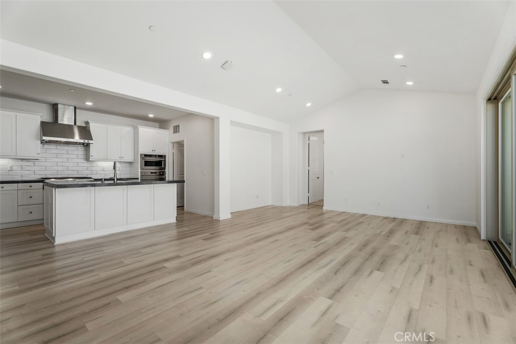 168 Burgess Property Photo 8