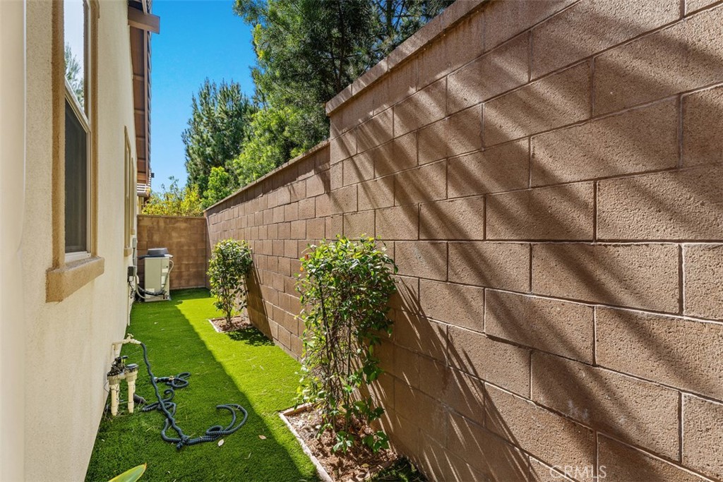 168 Burgess Property Photo 33