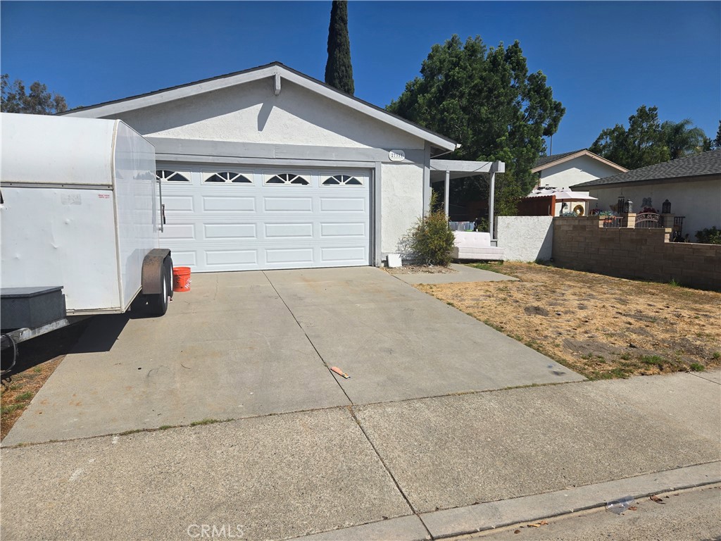 27311 Osuna Property Photo 3