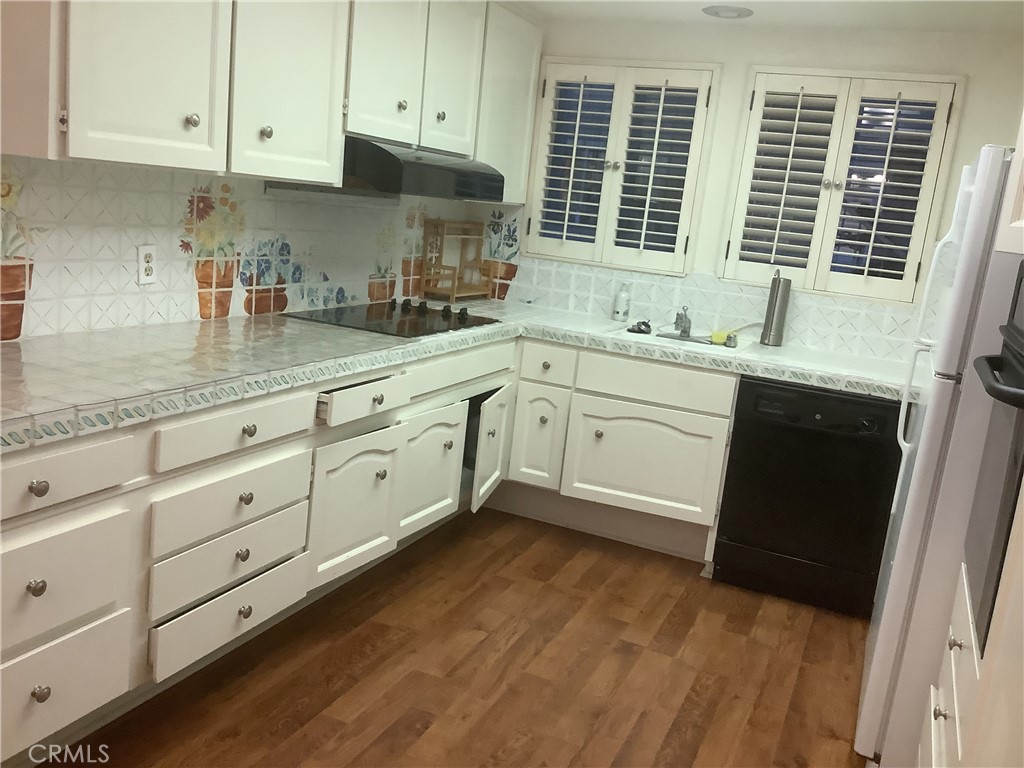 828 Via Alhambra D Property Photo 2