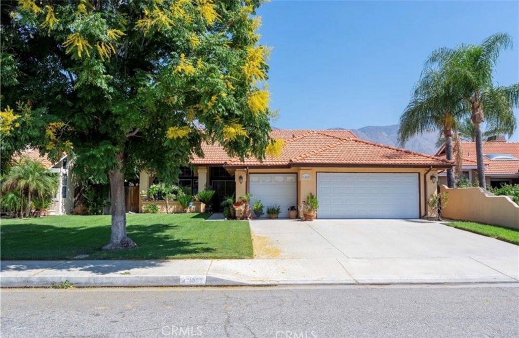 1087 Serena Property Photo 1