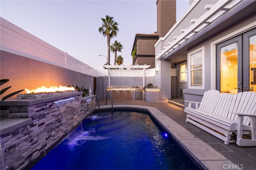606 Goldenwest Street Property Photo 4
