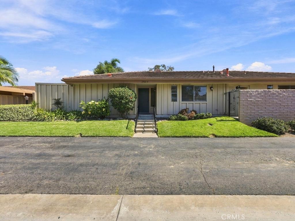 27121 Via Chiquero B Property Photo 1