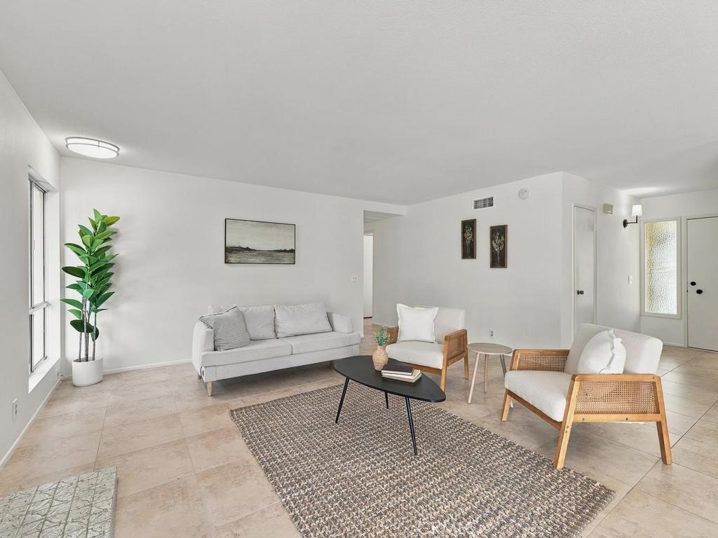 27121 Via Chiquero B Property Photo 5