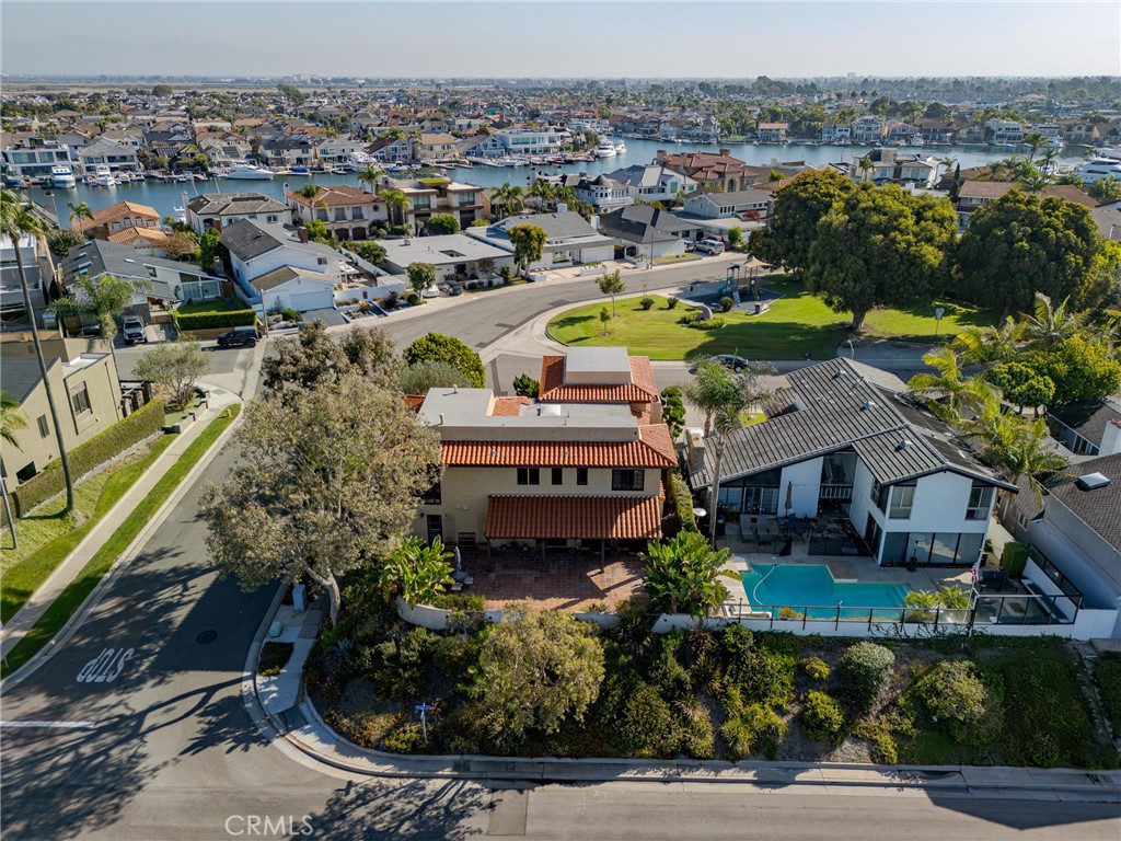 16581 Melville Circle Property Photo 3