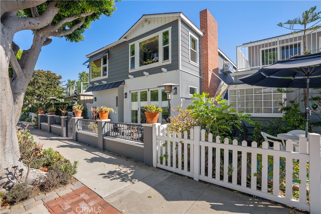 1609 E Balboa Boulevard Property Photo 3