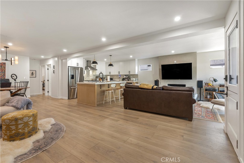 1609 E Balboa Boulevard Property Photo 8